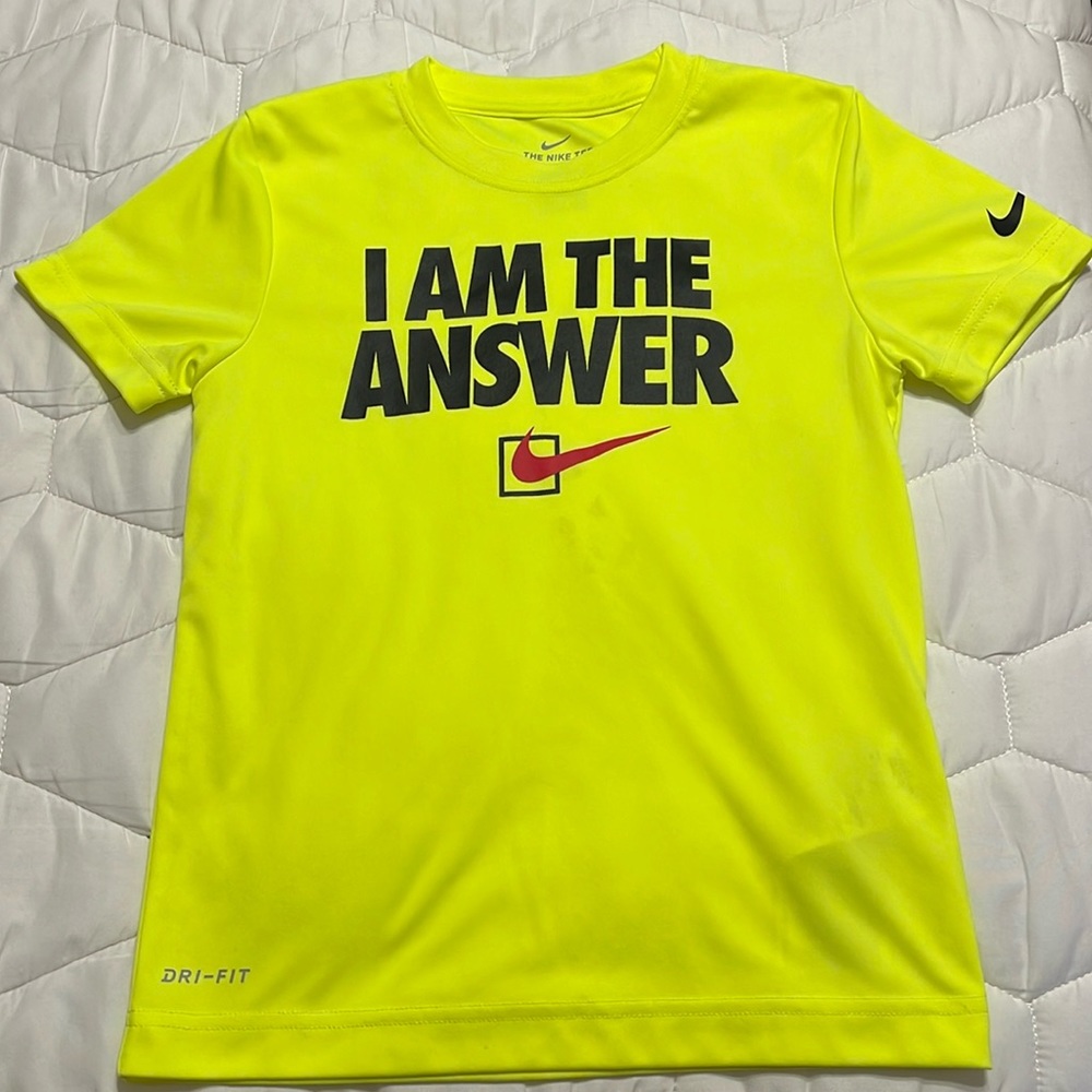 Nike size 7 shirt